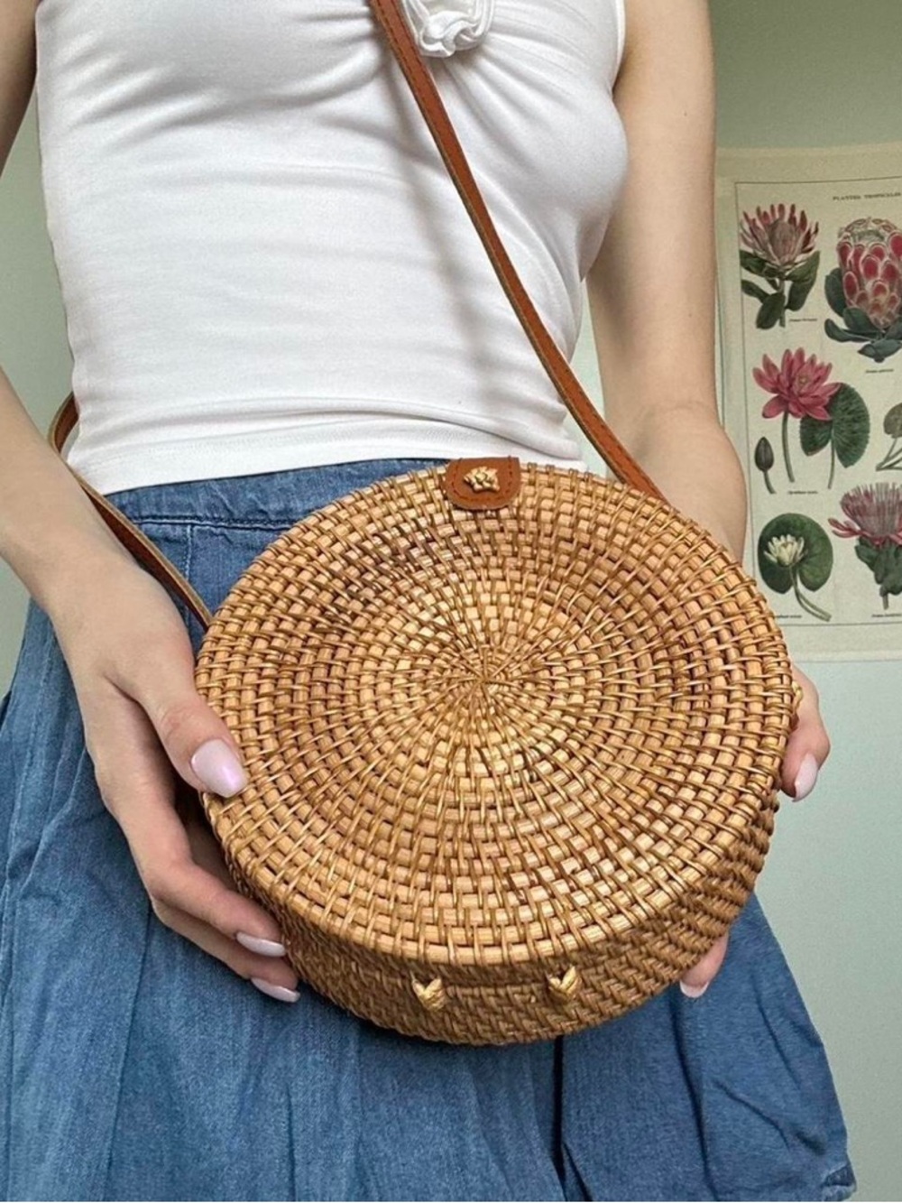 Round Woven Crossbody Bag in Natural Tan